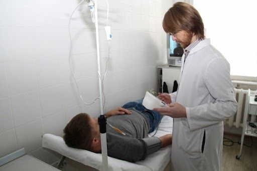 Очищение организма в стационаре: когда процедура необходима алкоголику?