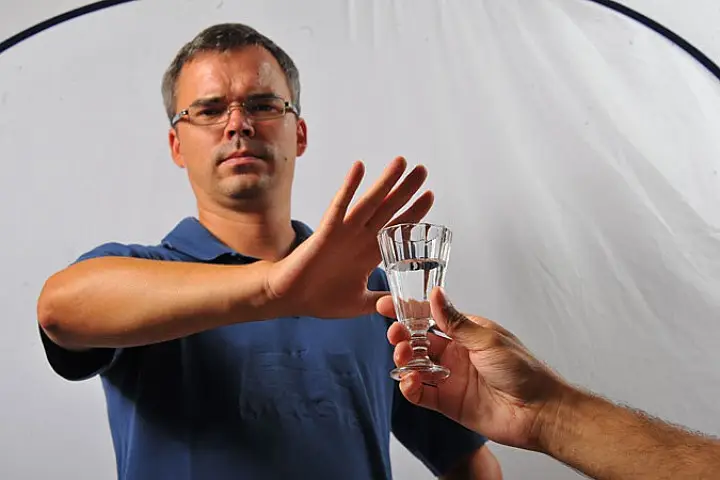 Как бросить пить алкоголь самостоятельно?